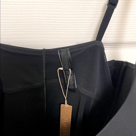 NWT SKIMS Push-Up Thong Bodysuit in Onyx - Picture 8 of 12